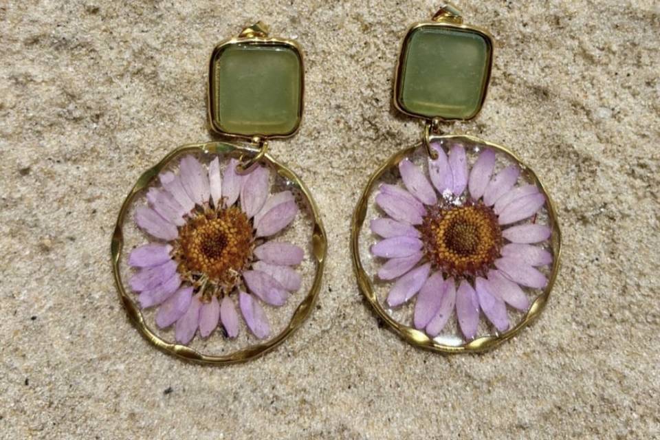 Preserved bouquet earrings