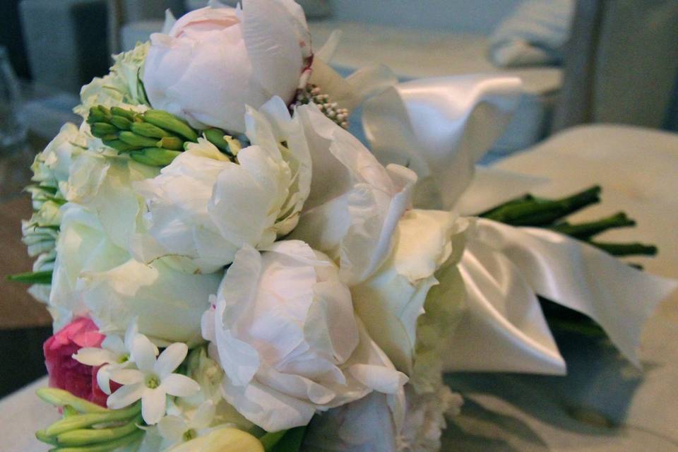 Stunning bouquet in a mix of white, cream and blush flowers. Designed by Anabelle Barranco, creative director, STEM Events, San Juan, Puerto Rico. stemeventspr.com