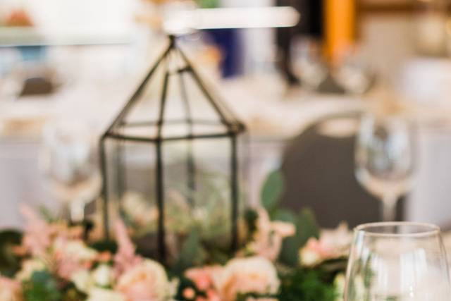 Centerpieces can be customized