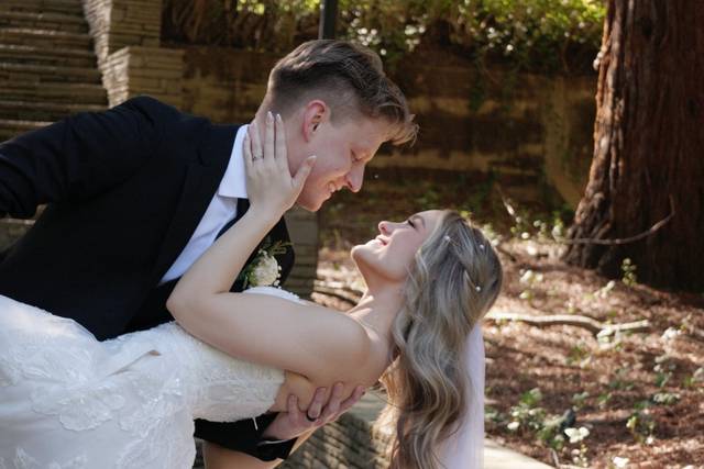 Purely Cinematic Wedding Videos