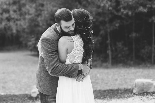 Sweet hug | Whitney Kinnison Photography