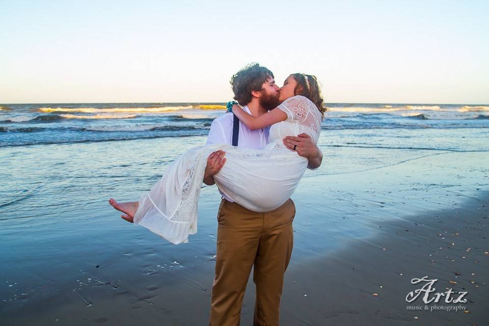 Outer Banks Weddings by Artz Music & Photography