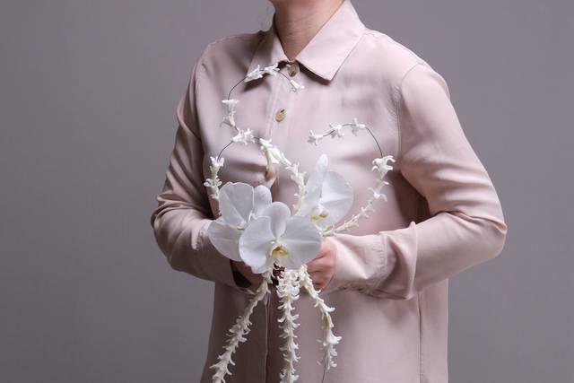 Modern spring bridal bouquet