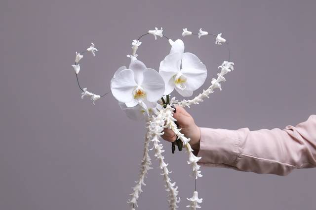 Modern spring bridal bouquet