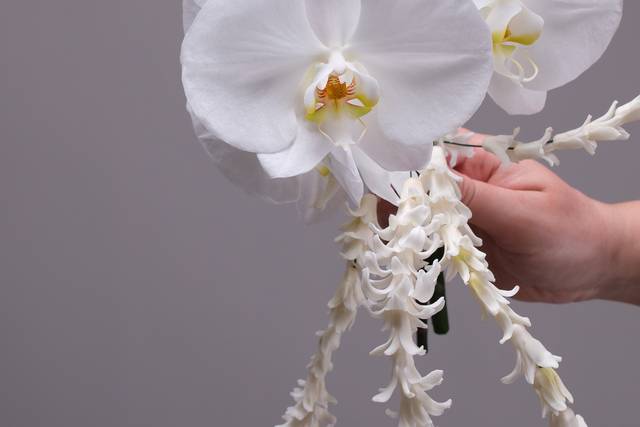 Modern spring bridal bouquet