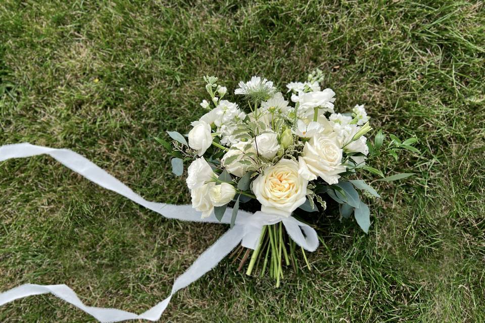 Timeless bridal bouquet