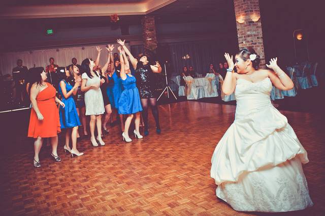 Bouquet toss