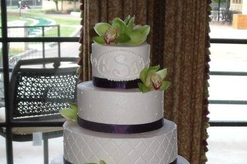 Confections in Cake - Wedding Cake - Arlington, TX - WeddingWire