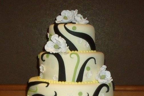 Confections in Cake - Wedding Cake - Arlington, TX - WeddingWire