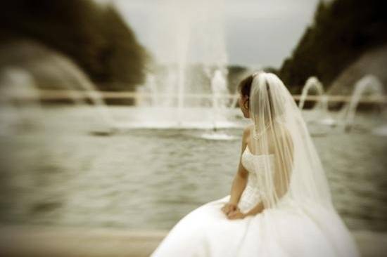 Bride,portrait,artistic,fountain,water