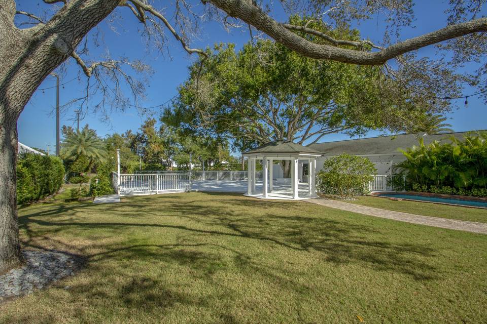 Side view gazebo