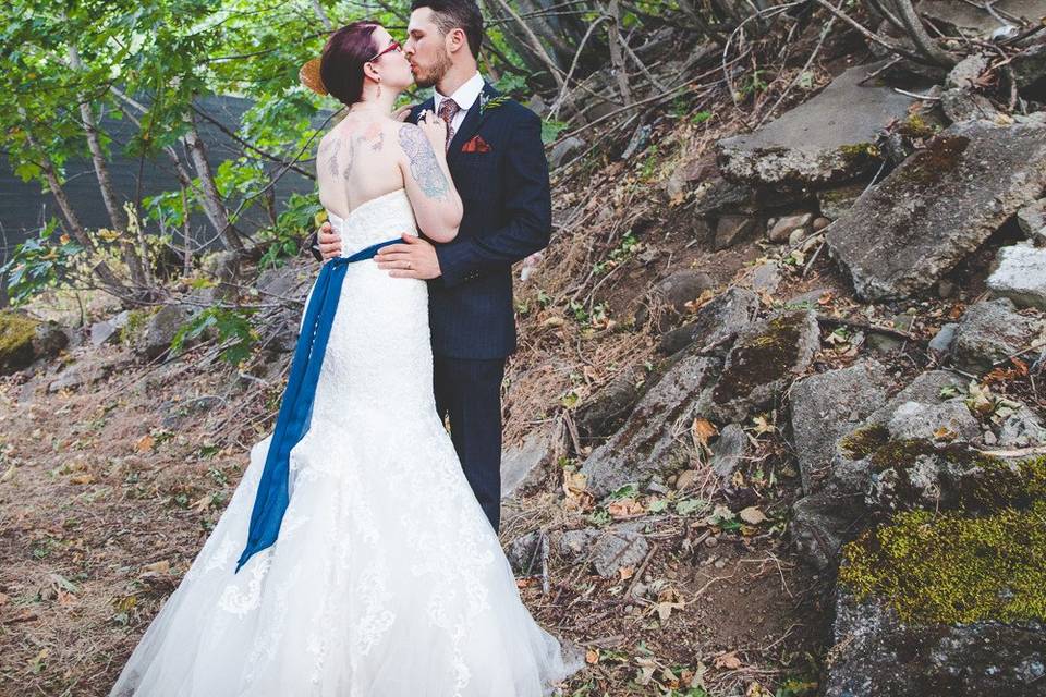 Twisted Aisle Weddings
