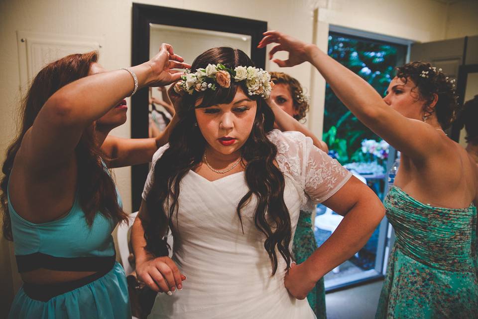 Twisted Aisle Weddings