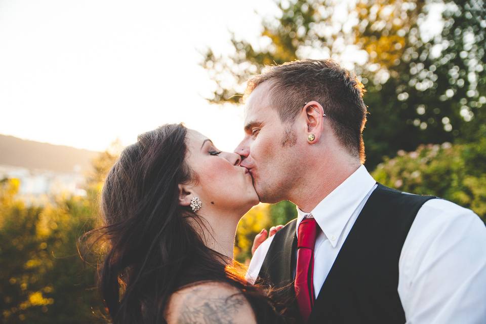Twisted Aisle Weddings