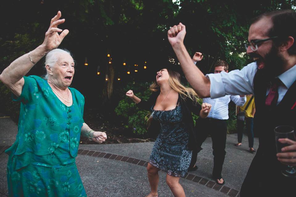 Twisted Aisle Weddings