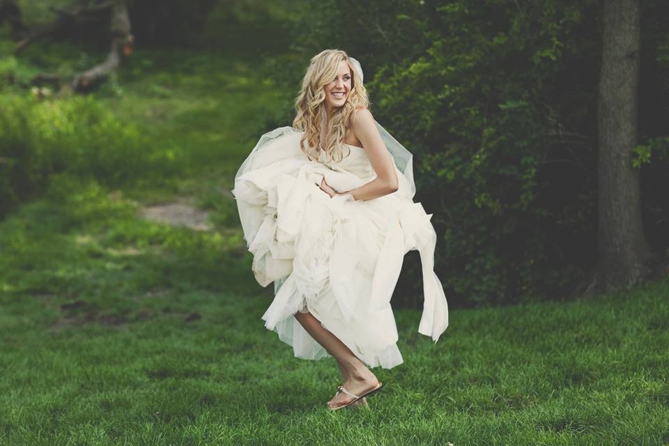 Barefoot bride