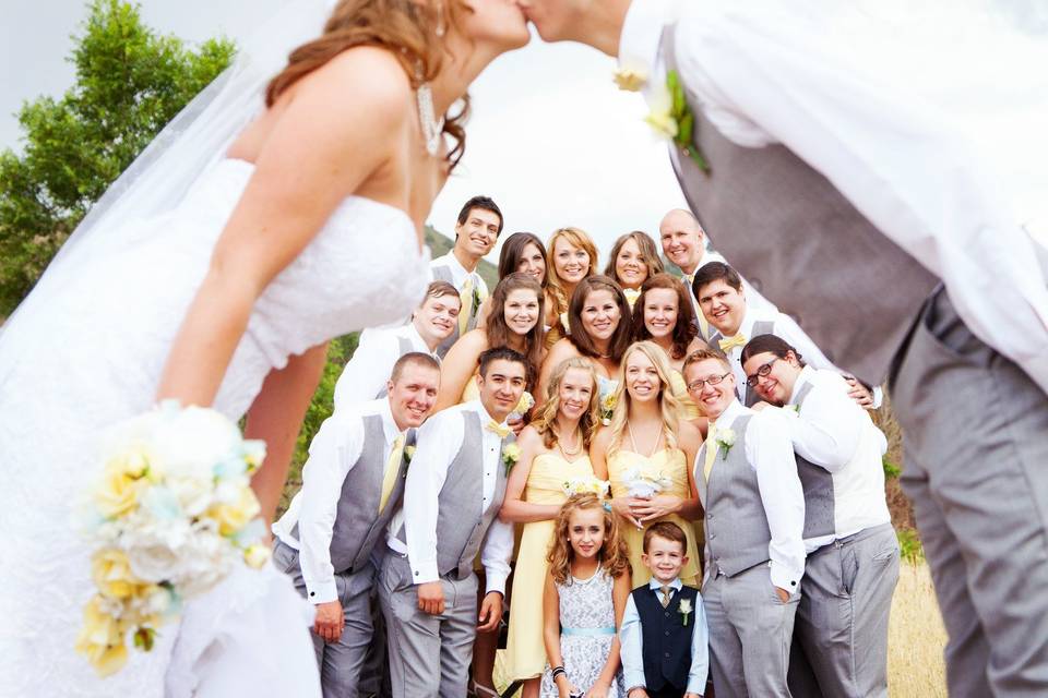 The wedding party - Yellow Paddle Photography