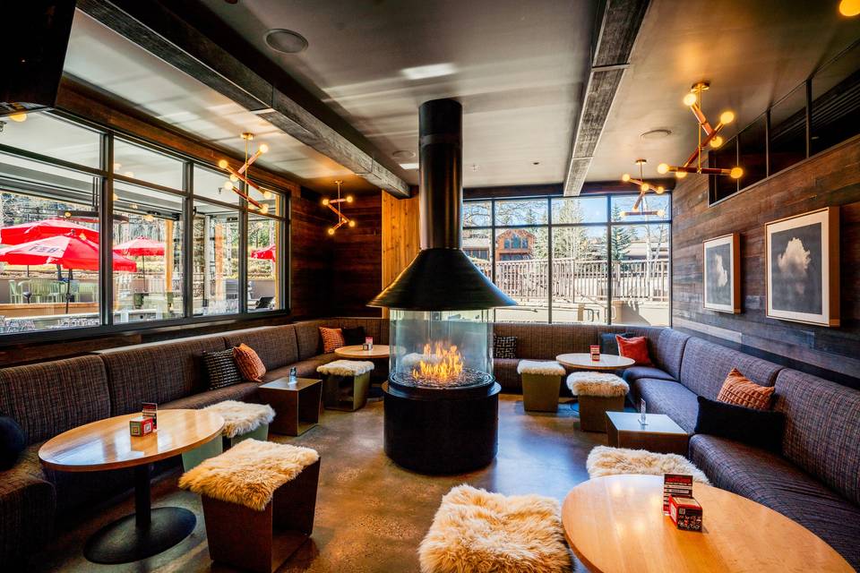 Apres Lounge