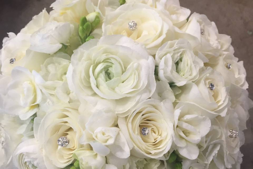 Round roses bouquet