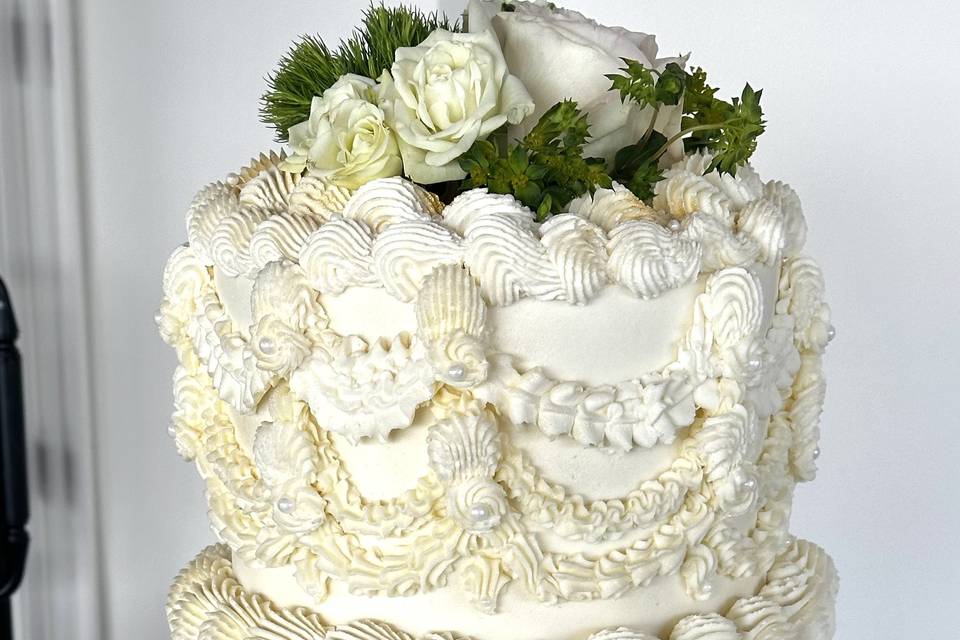 Vintage style 2 tier cake
