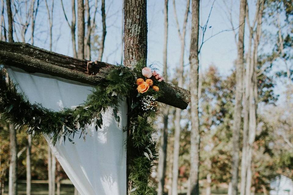 Mary + Drew | Winchester, KYphoto courtesy of Gretchen Robards Photography
