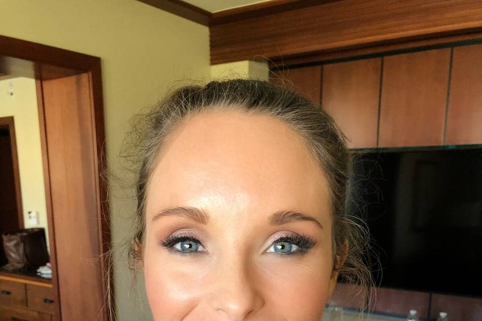 Elegant makeup
