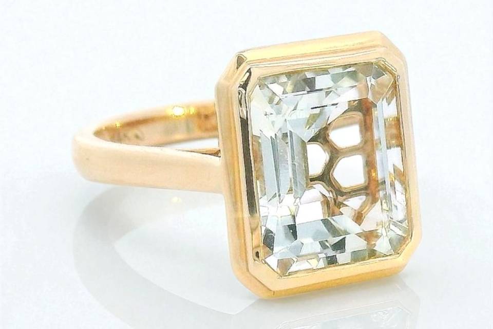 Semi Precious Ring 14kt gold