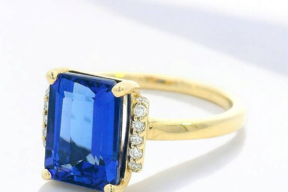 Tanzanite and Diamond Ring