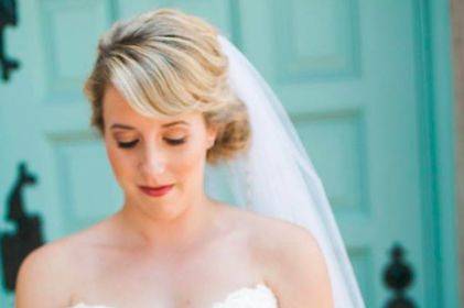 Bride photo with bouquet