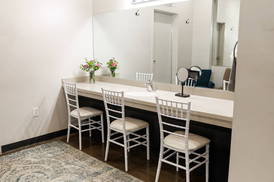 Pin Oak Venue Bridal Suite
