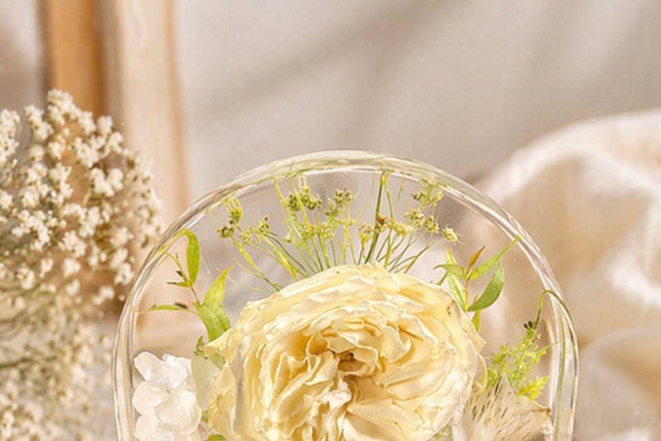 arch with white flowers.png