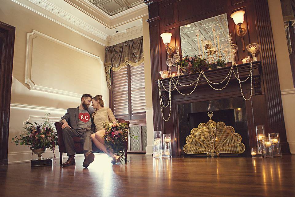 Couple pose in ballroom, photo credit: epagaFOTO