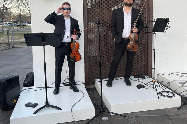 Electric Violins Cocktail Hour 1.jpeg