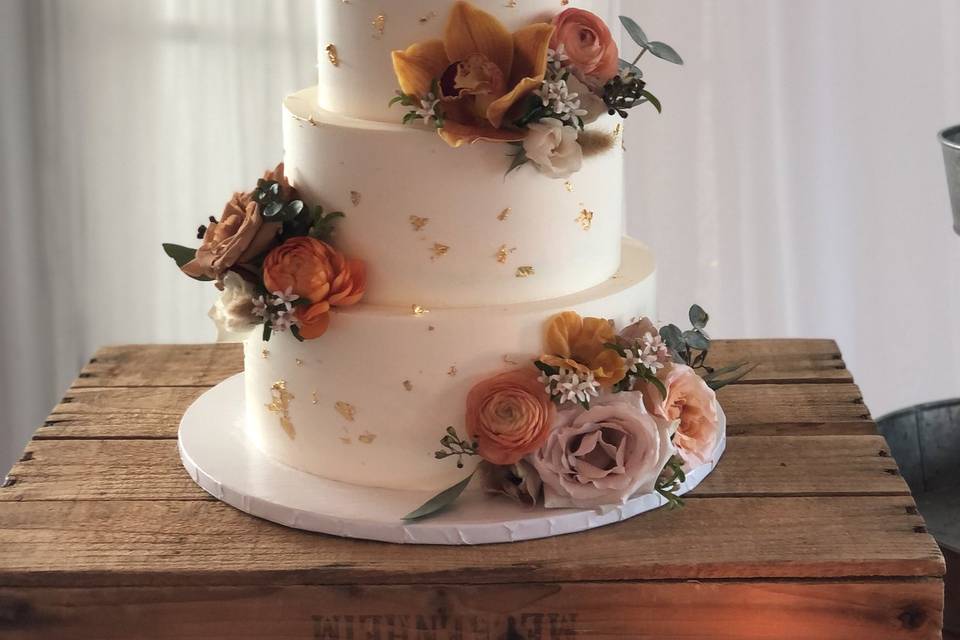Cake table with backdrop