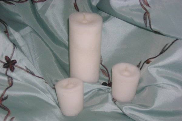 Pillar Candle
Sweet Snow
A soft mint with a vanilla background.