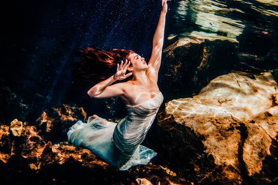 Underwater trash the dress