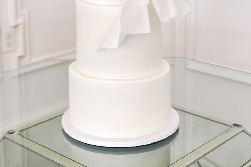 Modern cake