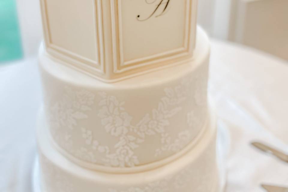 Modern fondant cake