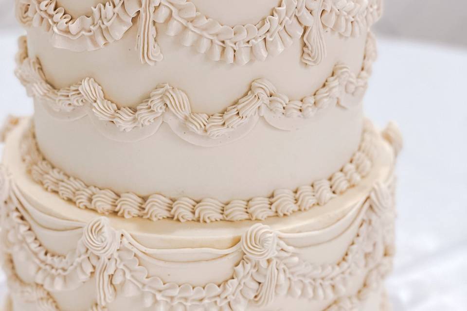 Vintage piping Lambeth cake
