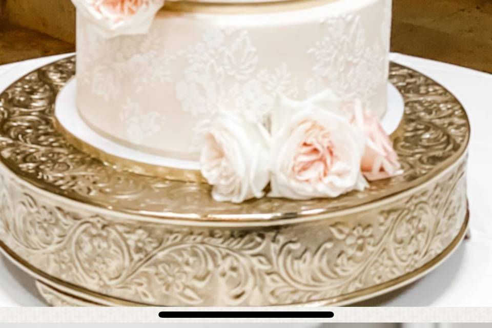 Lace and buttercream combo