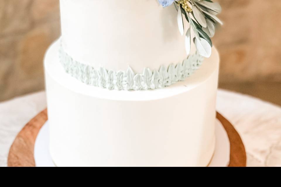 Romantic piping and florals