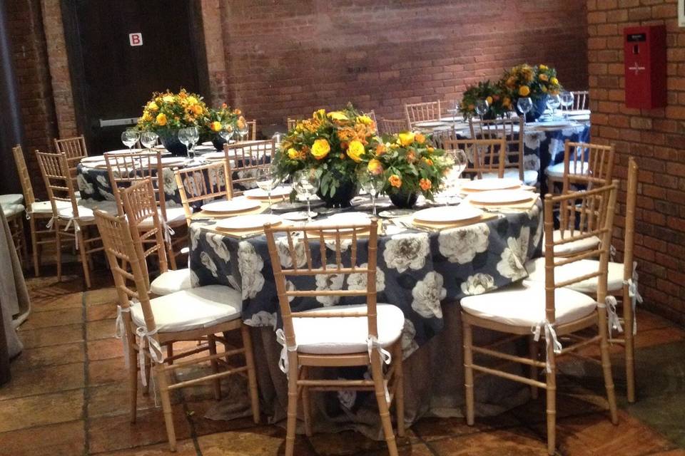 Tables and Chiavari chairs