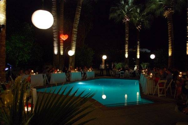 Mad Men-inspired wedding at The Lucy House in Palm Springs.  Everyone enjoyed a retro meal of cornflake chicken and meatloaf with fluffy mashed potatoes.