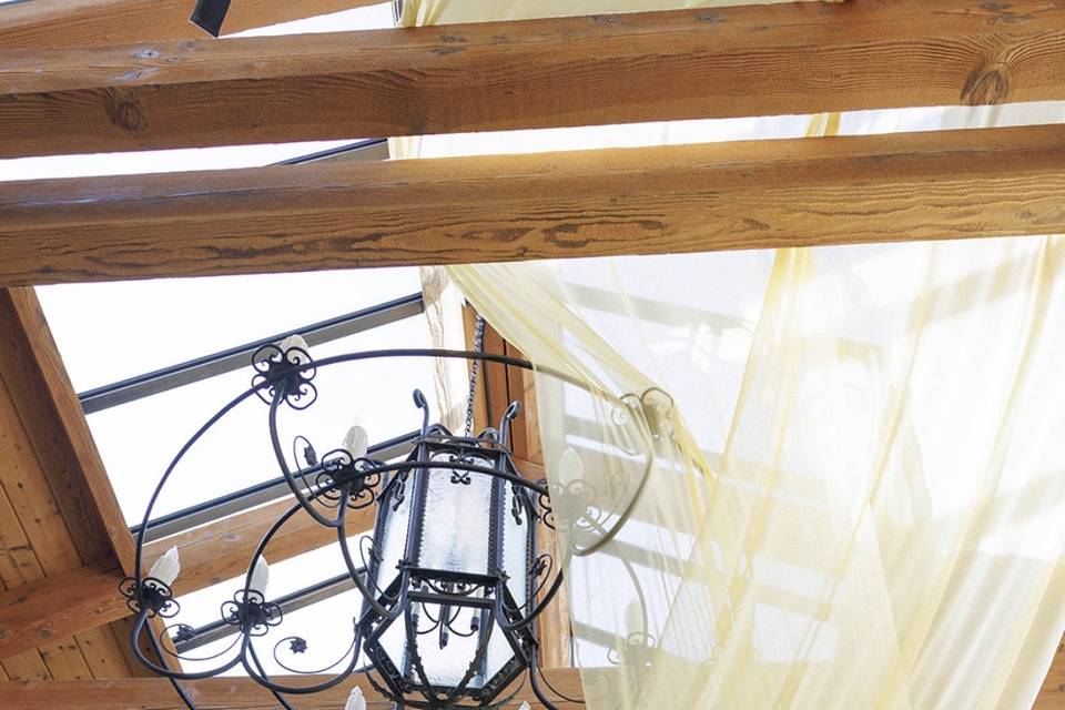 Ceiling / Yellow Draping