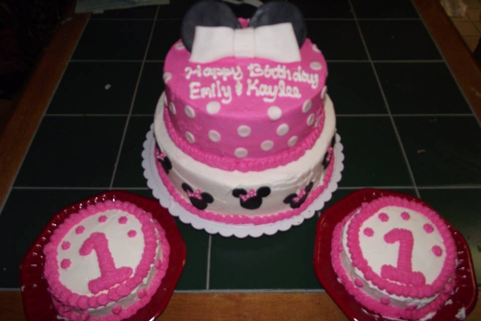 Delectable Designs...Cakes by Dawn
