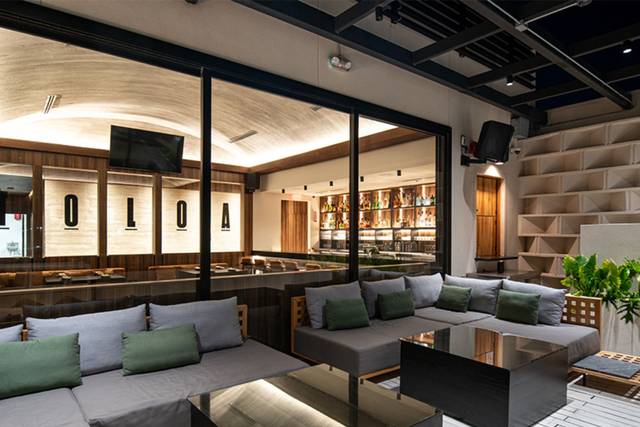 Outdoor Lounge Seating