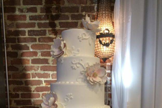 Elegant wedding cake