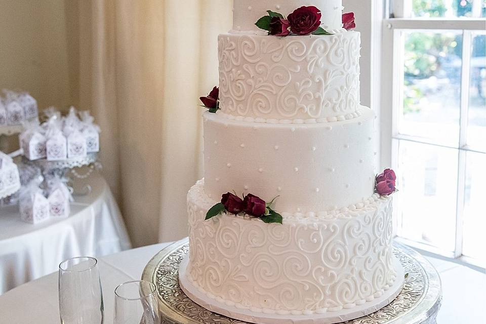 Simple wedding cake