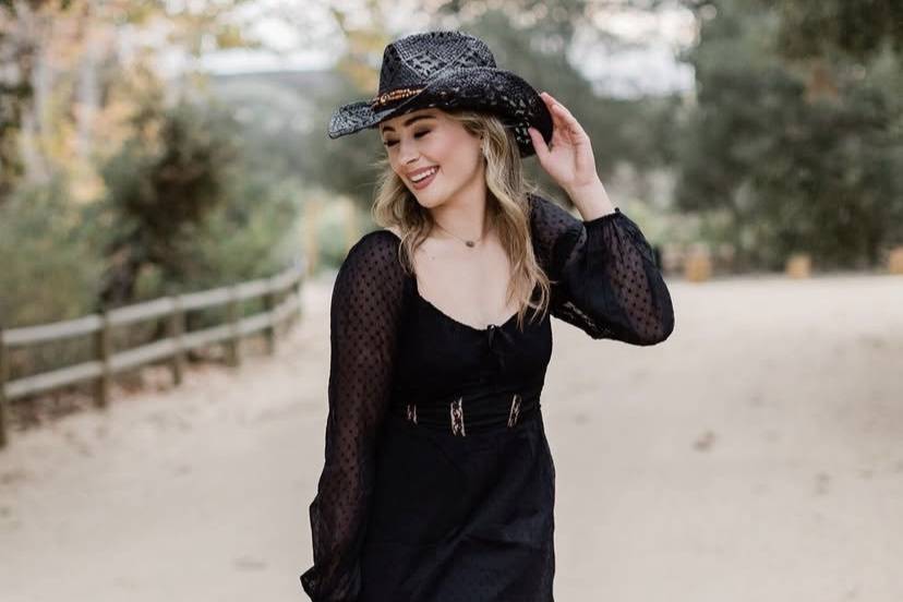 MUA & HAIRSTYLIST ALLIE