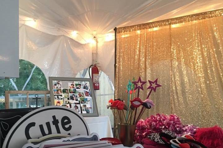 Open style booth